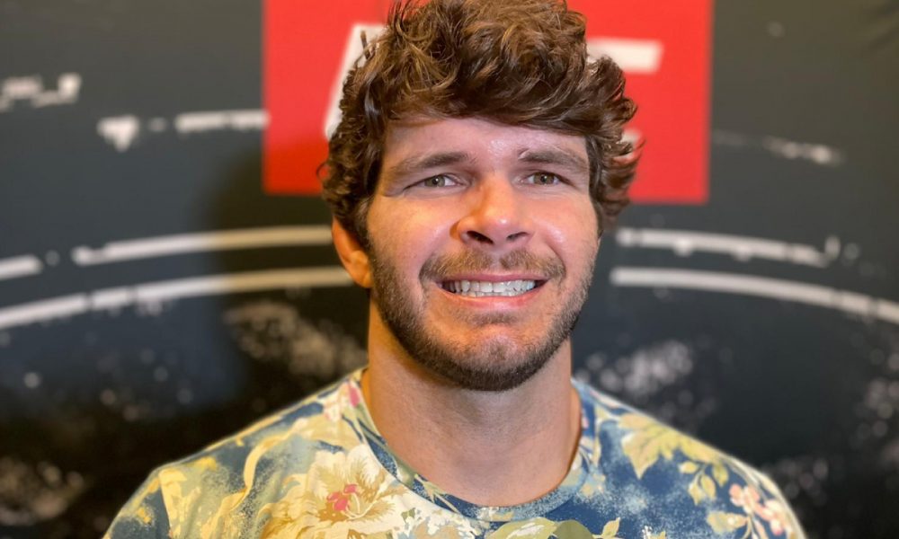 Philipe Lins mostra empolgação para luta após primeiro triunfo no UFC