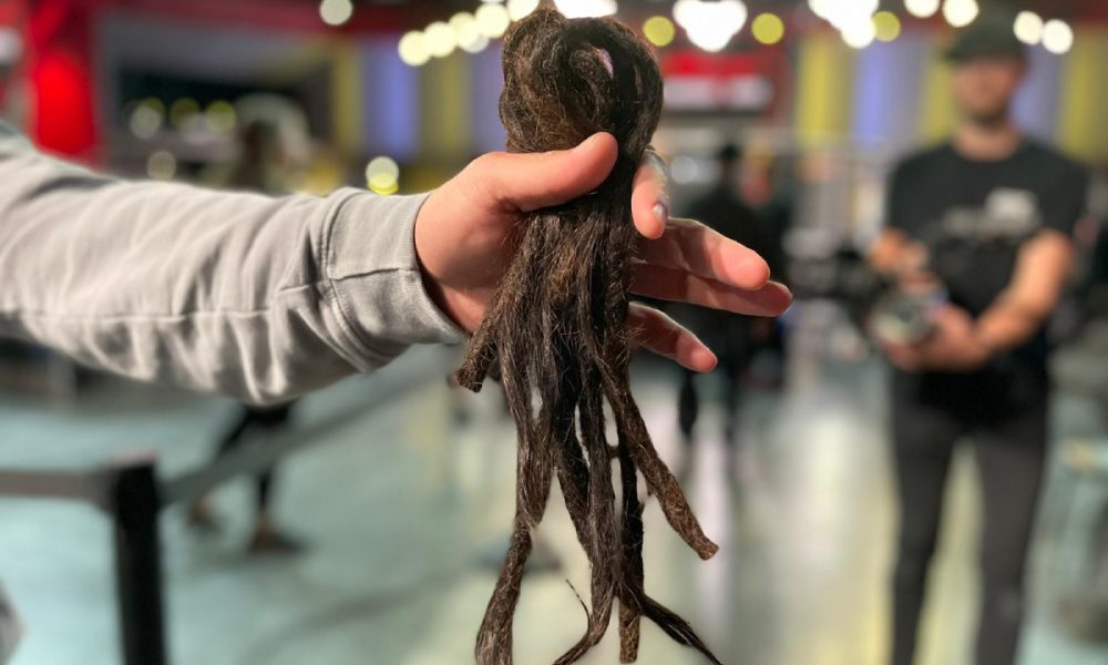 Lutadora do UFC corta o cabelo e consegue bater o peso na última tentativa; veja