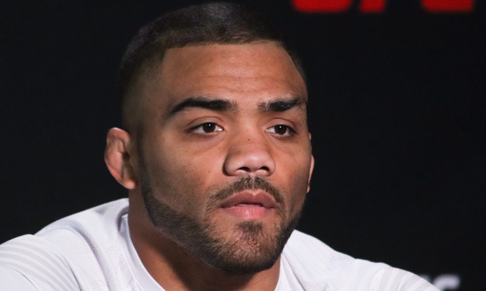 Após desmaiar e ter luta cancelada, Deron Winn é demitido do UFC: “Me sinto uma m***”