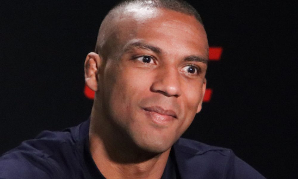 Lutador do UFC desafia Edson Barboza e expressa admiração: “Lenda do esporte”