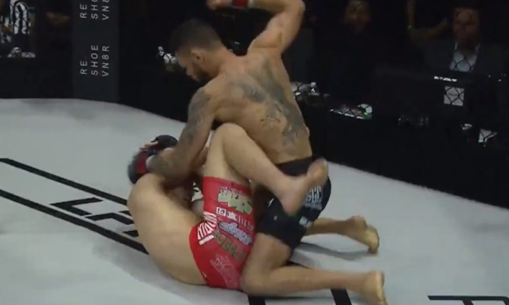 Brasileiro nocauteia rival no 1º round e é campeão do peso-mosca do LFA