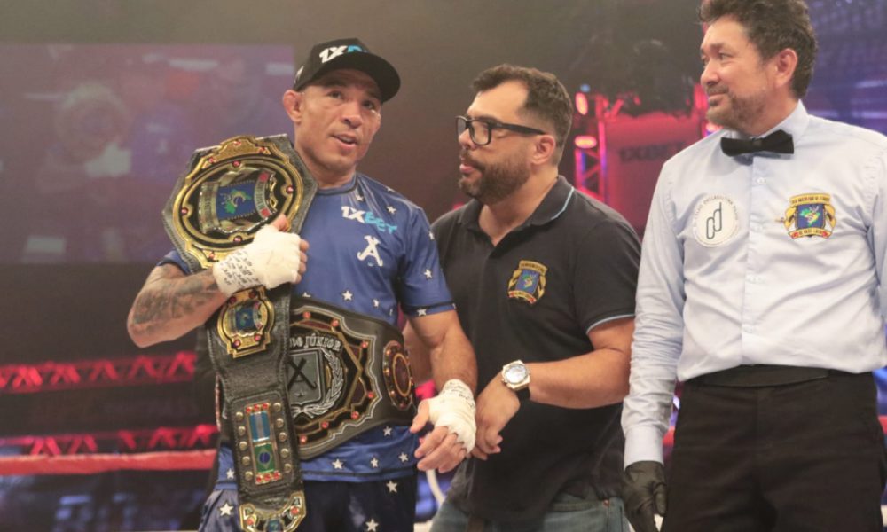 José Aldo revela negociações avançadas para enfrentar Floyd Mayweather