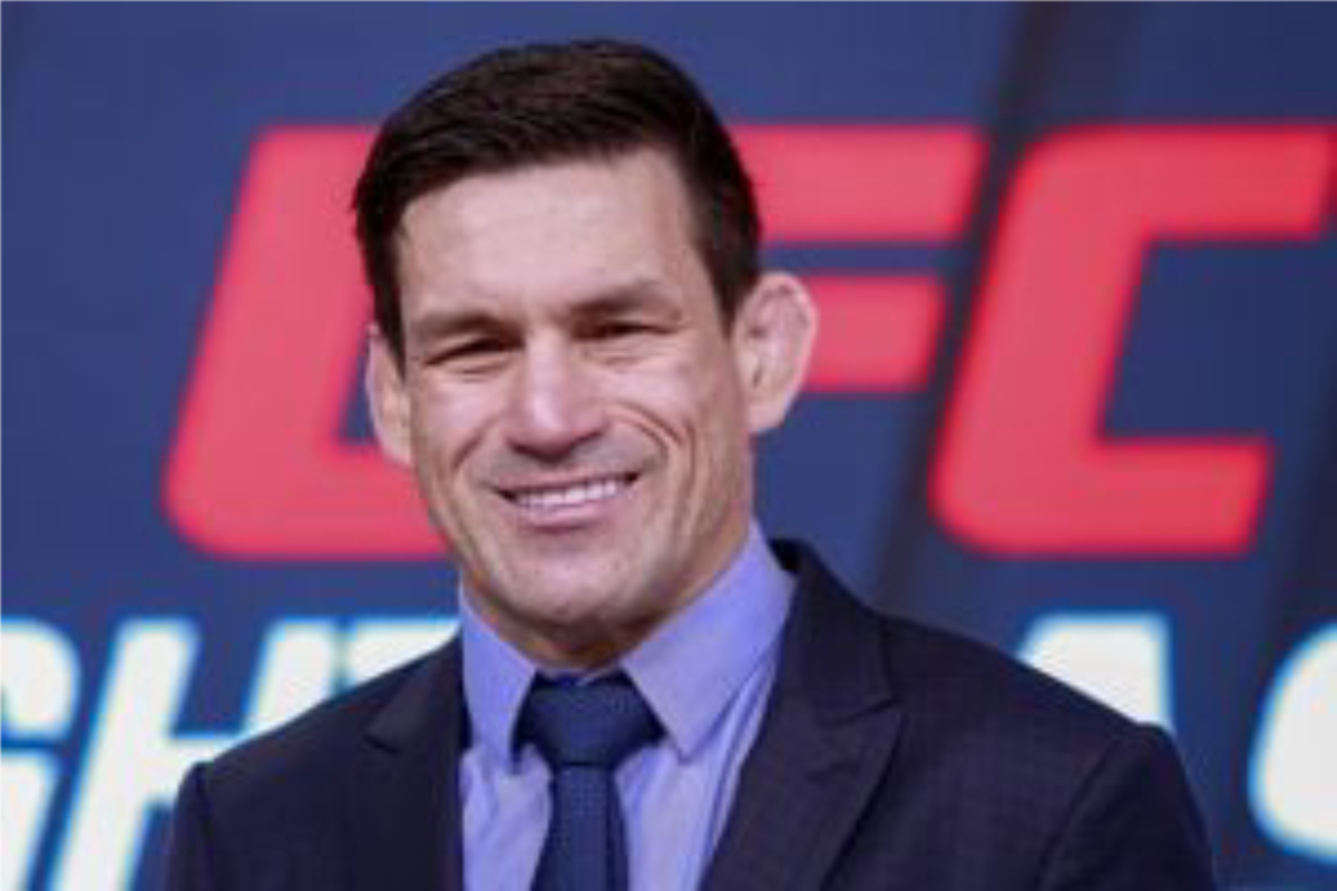 Demian Maia em sua nova função de comentarista do UFC Fight Pass.