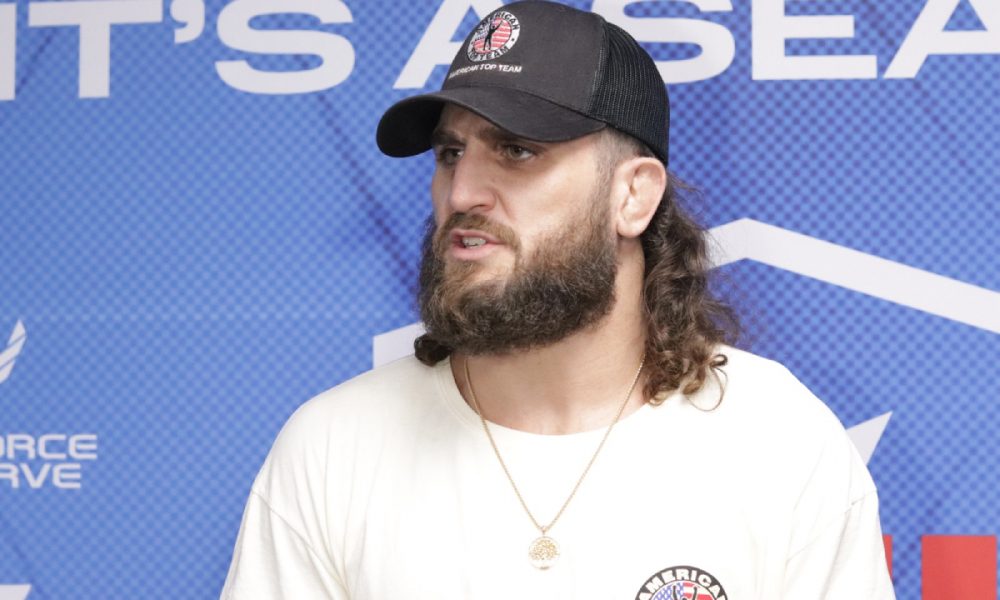 Joshua Silveira conversa com a imprensa antes de sua estreia no torneio dos meio-pesados da temporada 2023 do PFL.