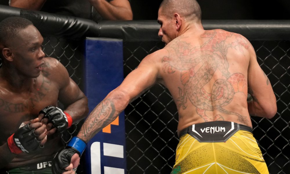 Alex Poatan ataca Israel Adesanya com sequência de golpes no UFC 281
