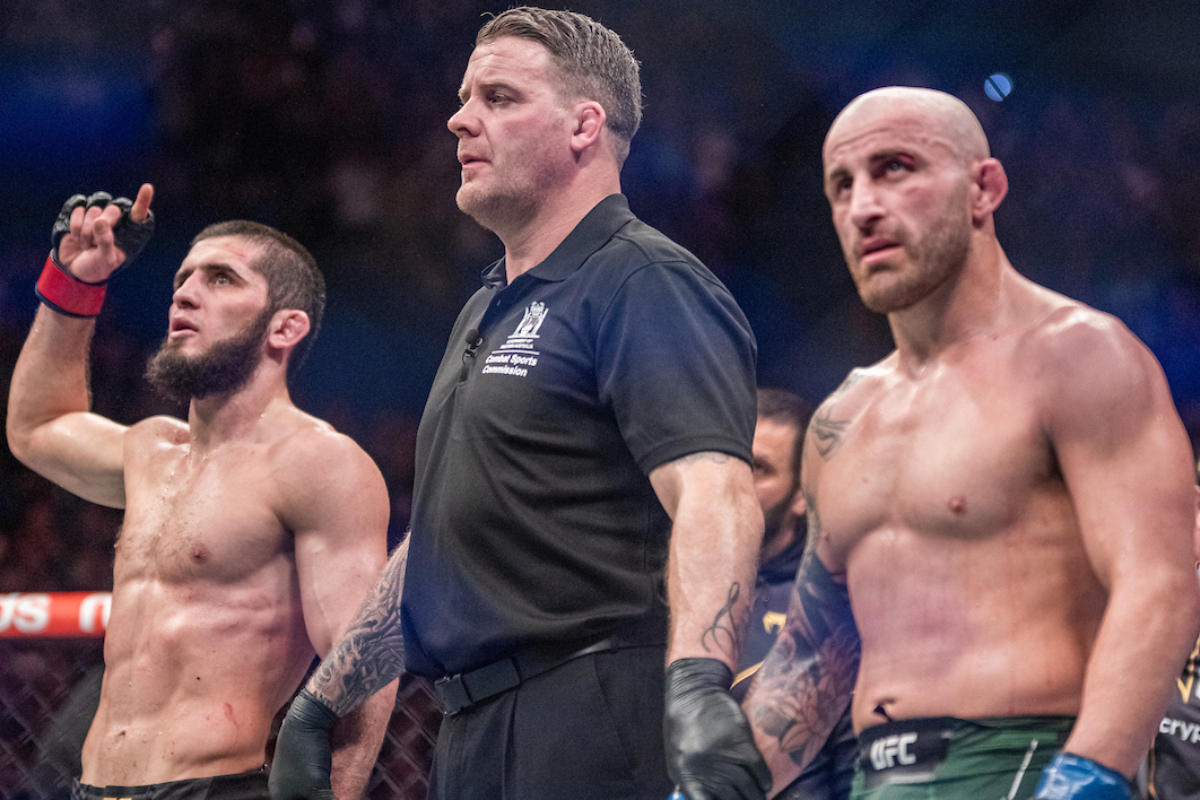 Alexander Volkanovski perde superluta de campeões do UFC para Islam Makhachev por decisão unânime