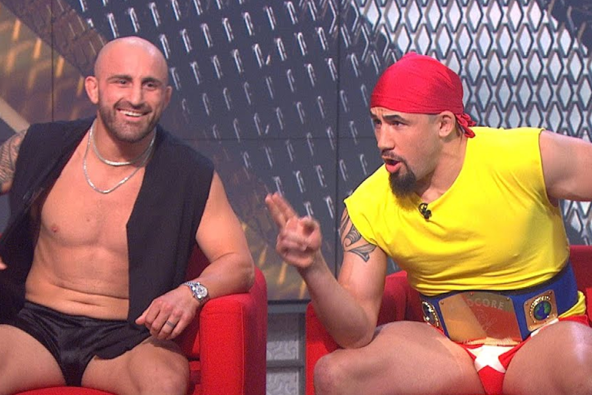 Volkanovski e Whittaker imitaram astros da WWE após a Endeavor anunciar a compra da organização.