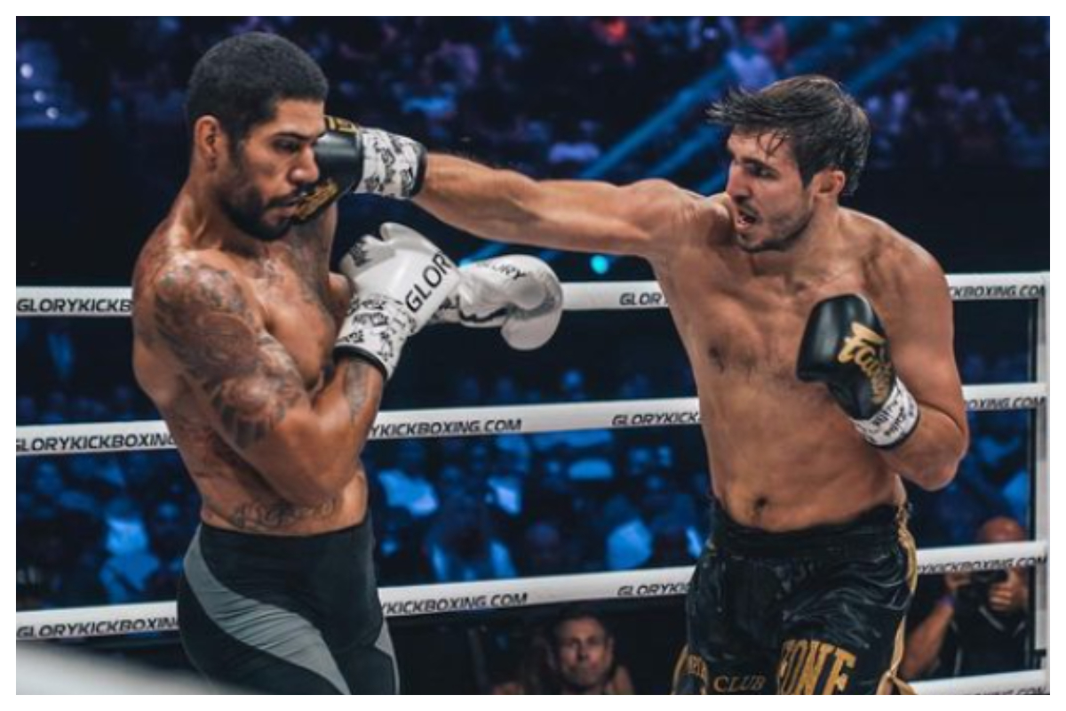 Ex-campeão do Glory, o russo desfere soco no também ex-campeão Alex Poatan