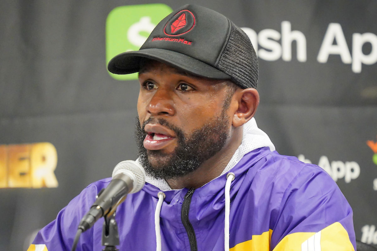 Floyd Mayweather em coletiva de imprensa para promover luta de boxe