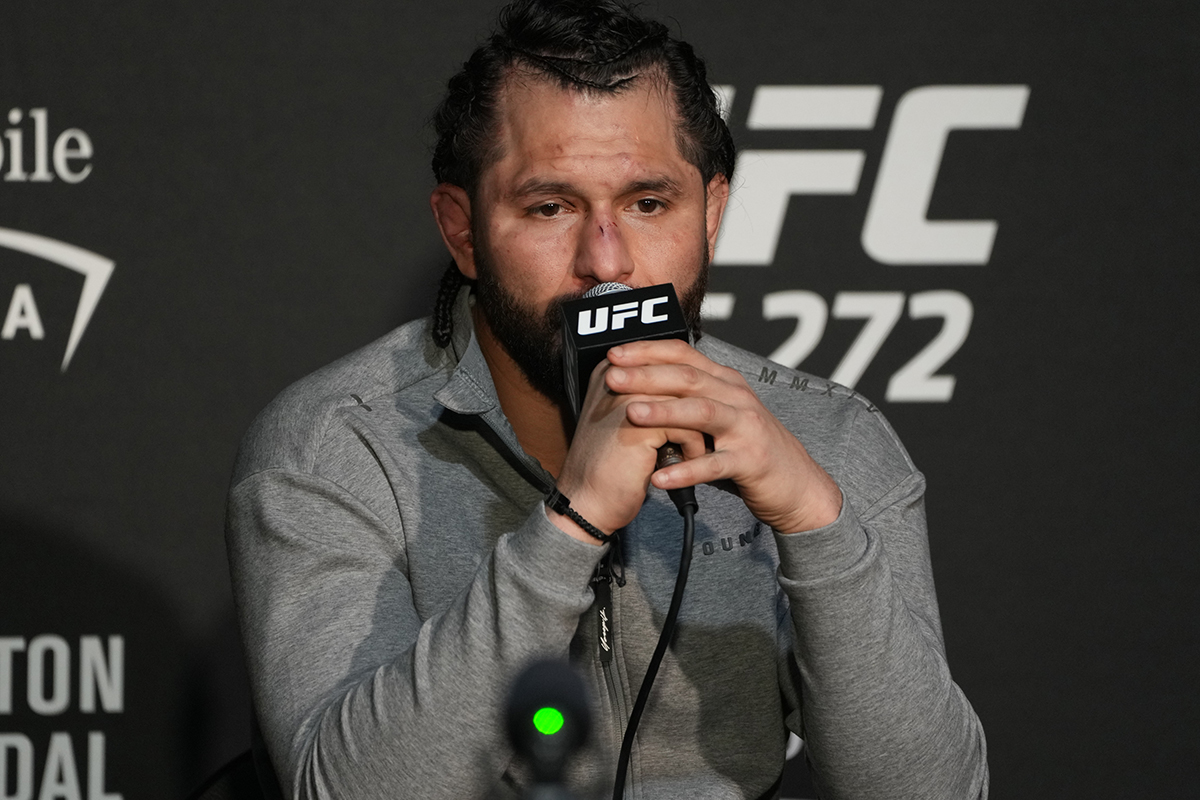 Jorge Masvidal dá entrevista após sua luta no UFC 272