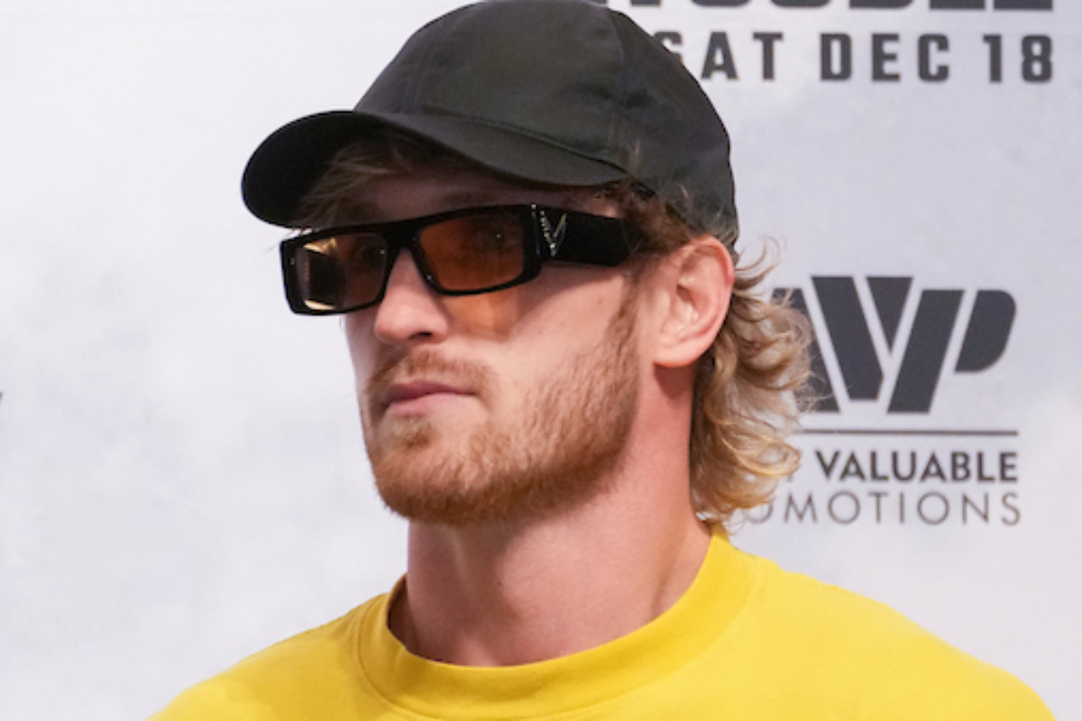 Logan Paul atende jornalistas em media day de evento de boxe.
