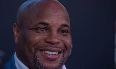 Ex-campeão do UFC, Daniel Cormier integra o Hall da Fama da organização e atua como comentarista