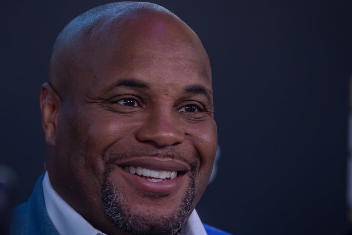Ex-campeão do UFC, Daniel Cormier integra o Hall da Fama da organização e atua como comentarista