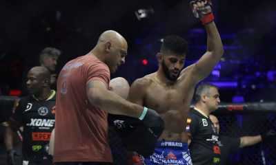 Douglas Lima celebra sua vitória no Bellator 296 com Roan Jucão Carneiro