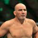 Glover Teixeira no octógono antes de uma luta de MMA