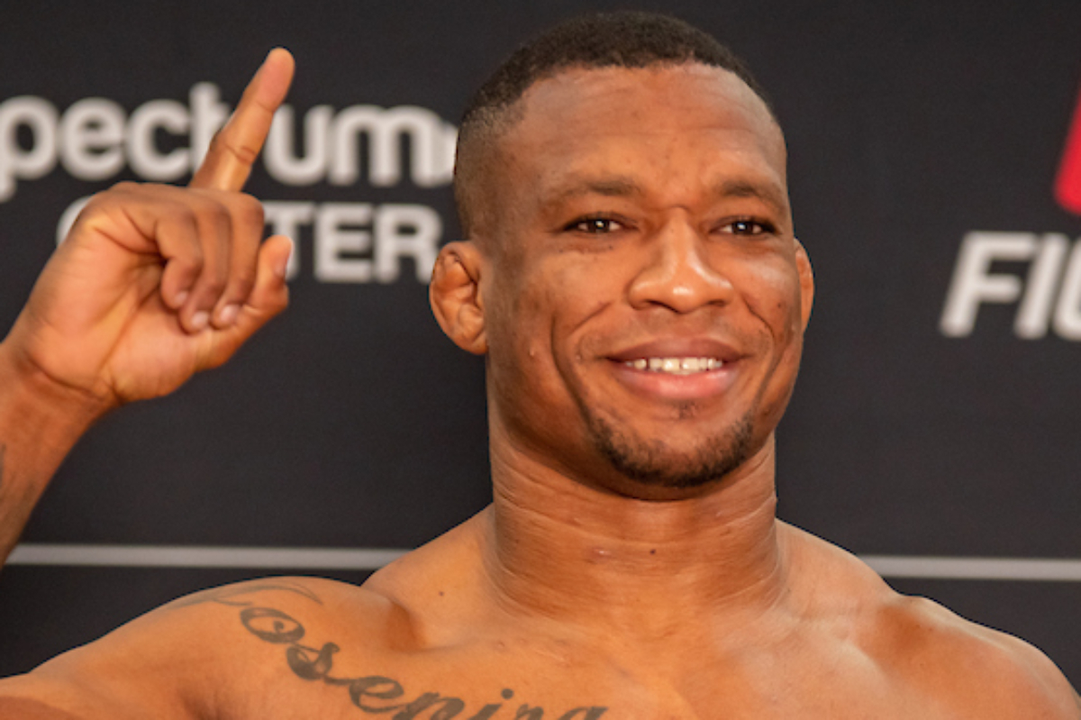 Peso-pesado, Jailton Malhadinho passa tranquilo por balança em pesagem do UFC
