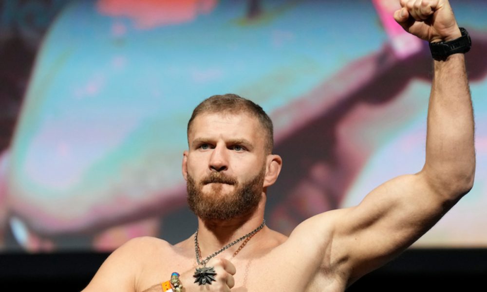 Blachowicz projeta disputa de cinturão dos meio-pesados em caso de vitória sobre Poatan