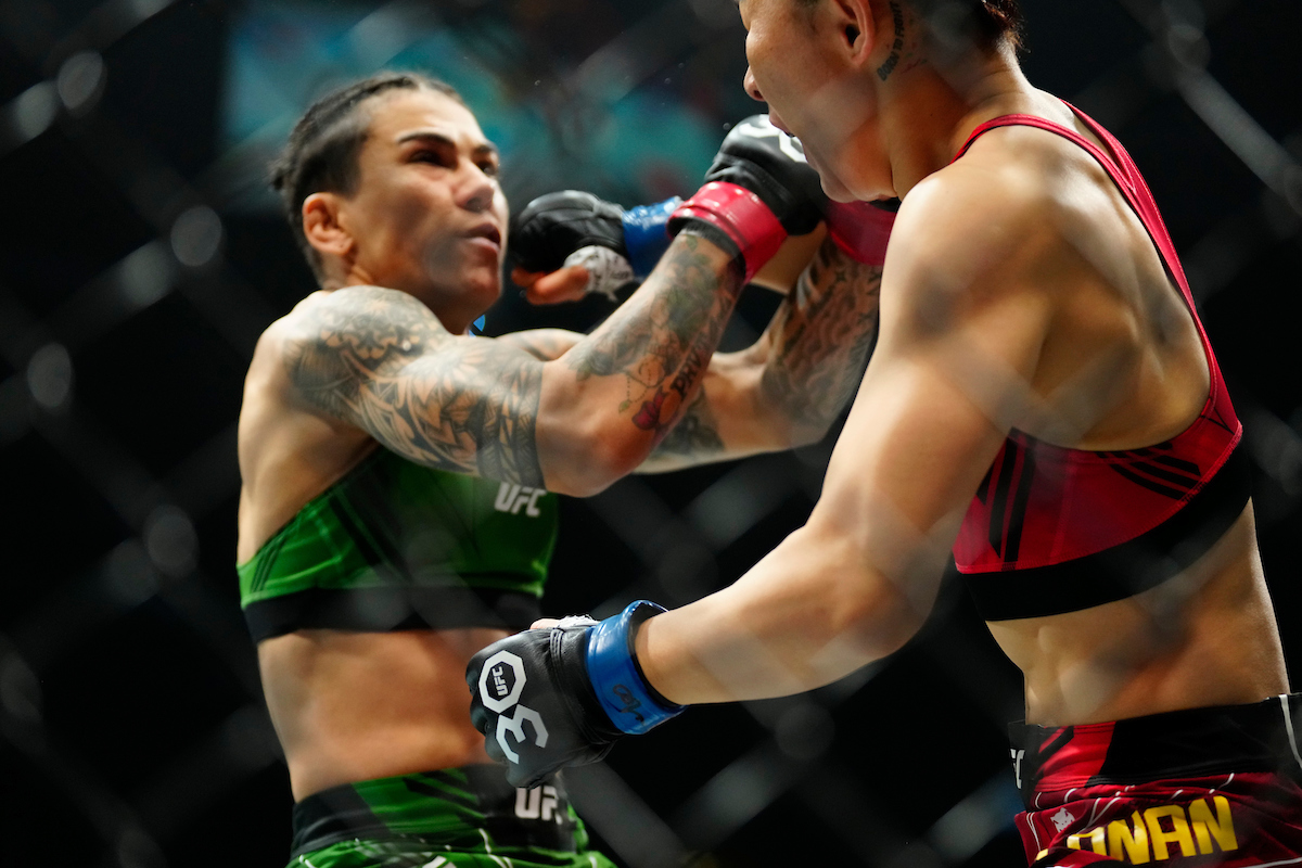 Jéssica Andrade perdeu a segunda luta seguida no UFC ao ser nocauteada por Yan Xiaonan