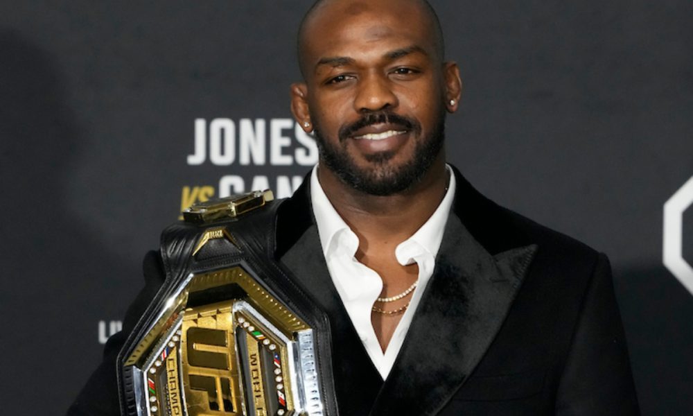 Idolatria! Jon Jones inclui Anderson Silva entre os melhores da história do MMA; veja lista