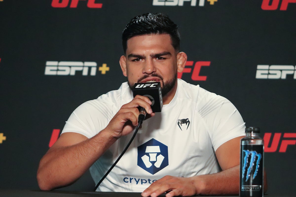 Kelvin Gastelum conversa com a imprensa em media day do UFC