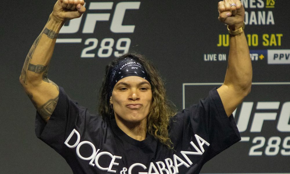 Amanda Nunes explica recusa por título interino no UFC: “Pequeno para o que eu represento”