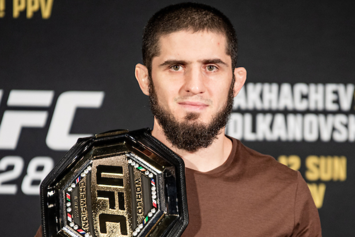 Islam Makhachev dá continuidade ao legado de Khabib Nurmagomedov no peso-leve do UFC