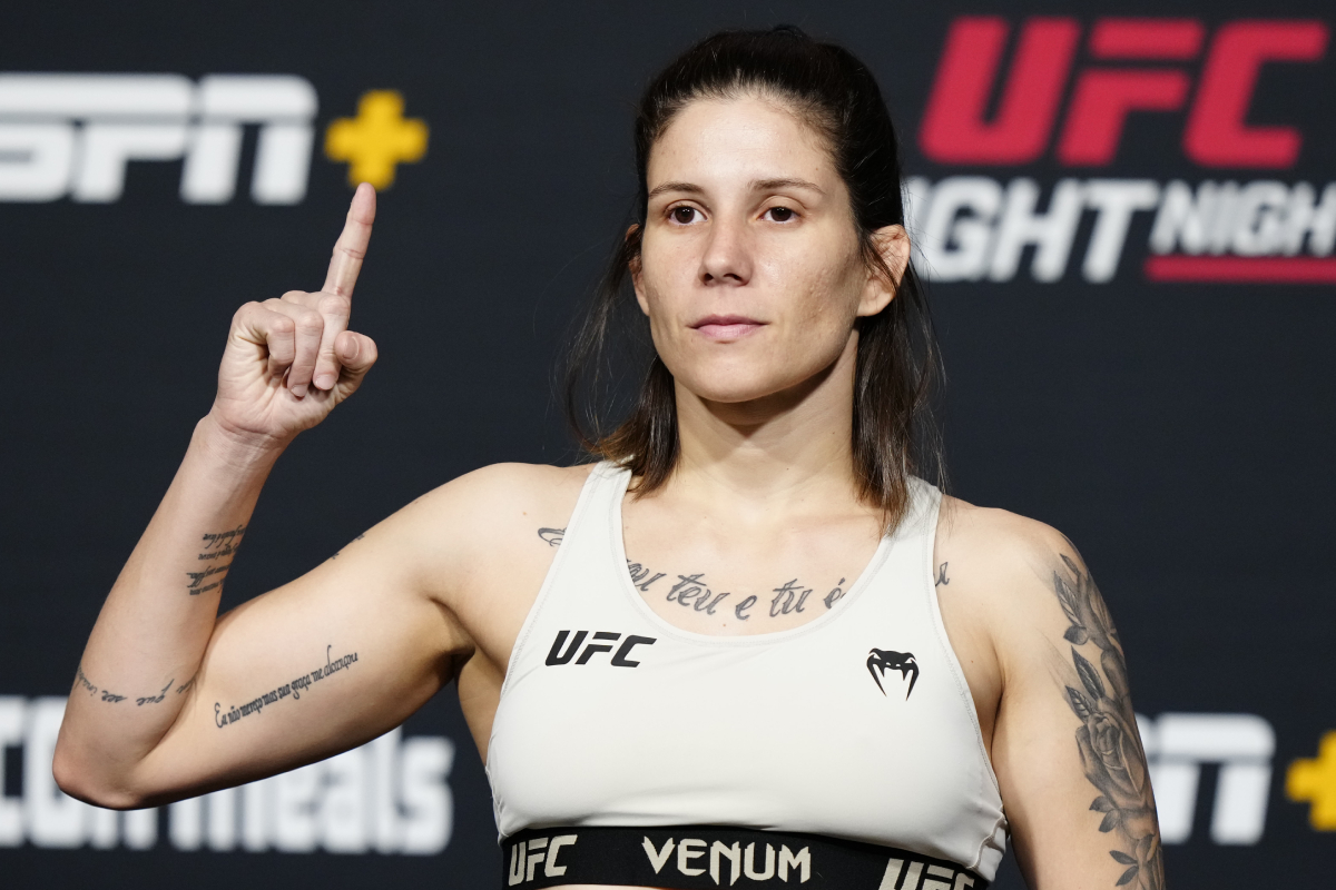 Karol Rosa integra o peso-pena do UFC