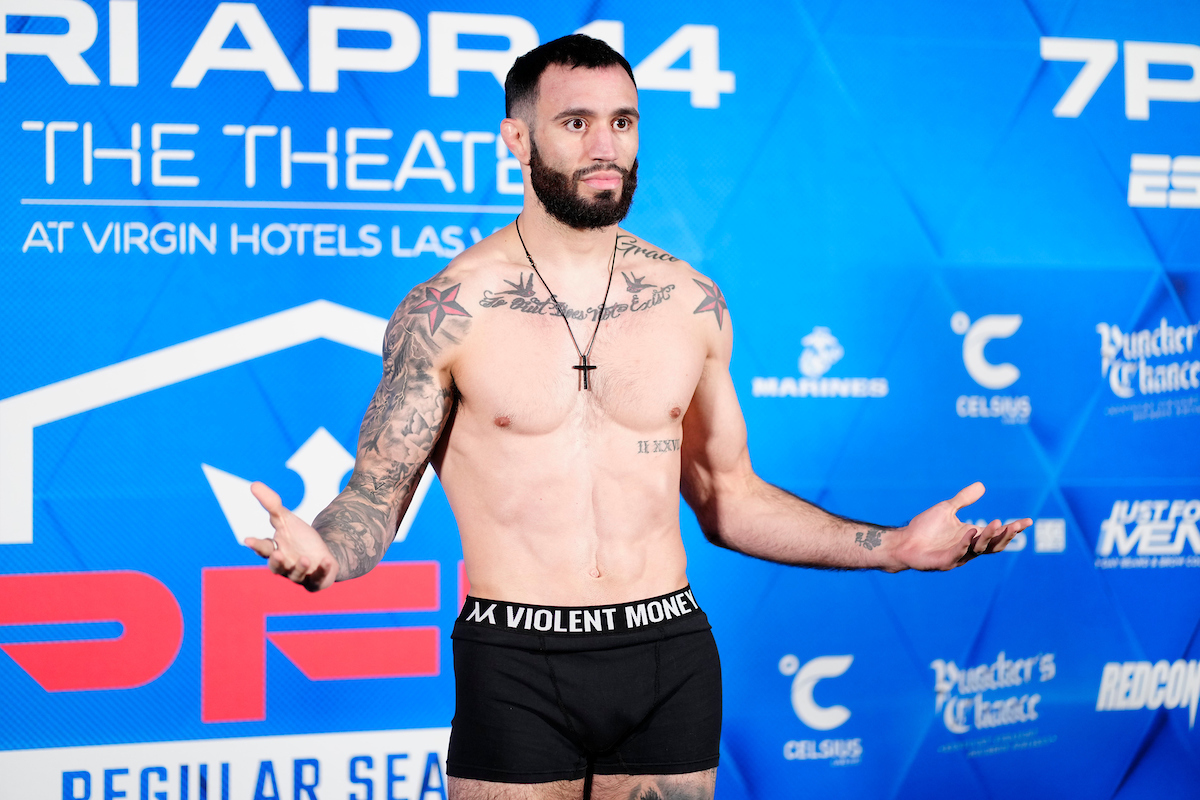 Shane Burgos bate o peso para combate na PFL.