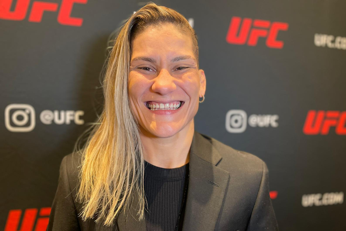 Priscila Pedrita no media day do UFC 291.