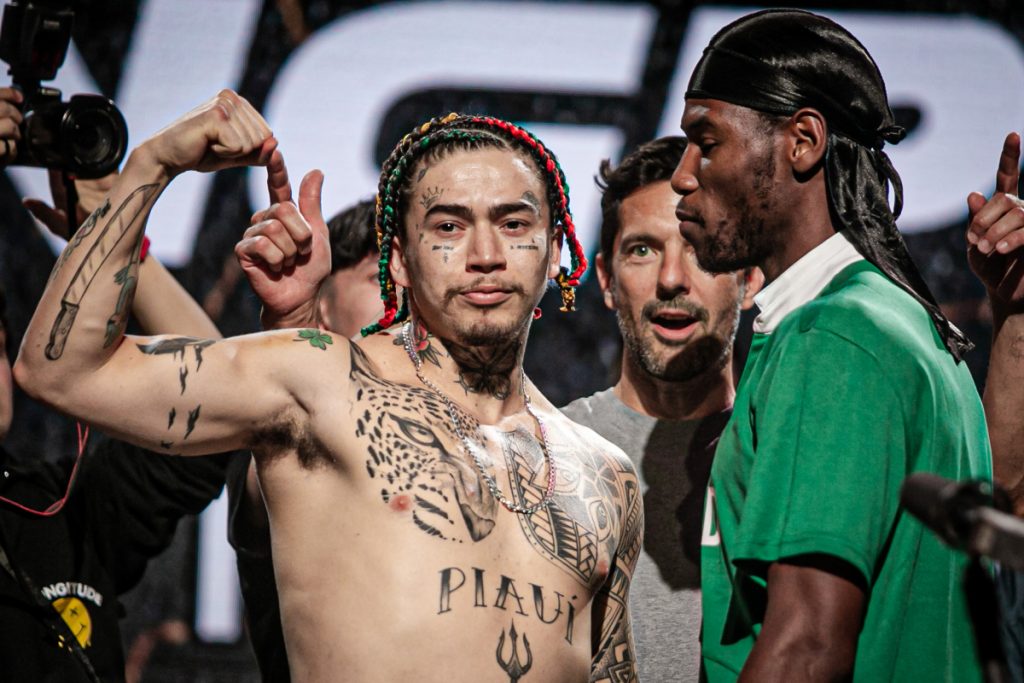 Whindersson Nunes faz encarada com King Kenny antes de luta no High Stakes.