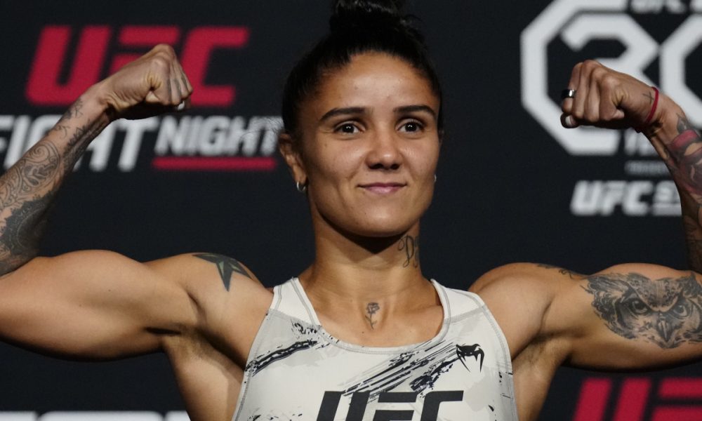 Istela Nunes tranquiliza fãs após sofrer grave lesão no UFC: “Voltarei mais forte”