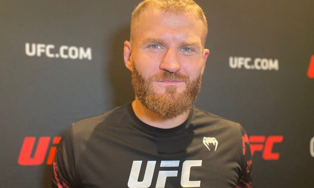 Jan Blachowicz conversa com a imprensa no media day do UFC 291