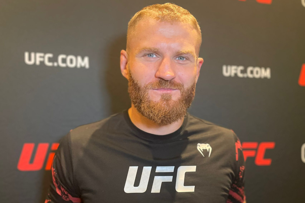 Jan Blachowicz conversa com a imprensa no media day do UFC 291