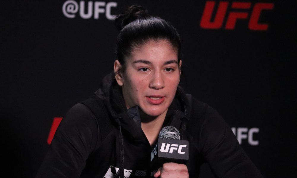 Ketlen Vieira detona postura de Julianna Peña após aposentadoria da ‘Leoa’: “Pessoa medíocre”