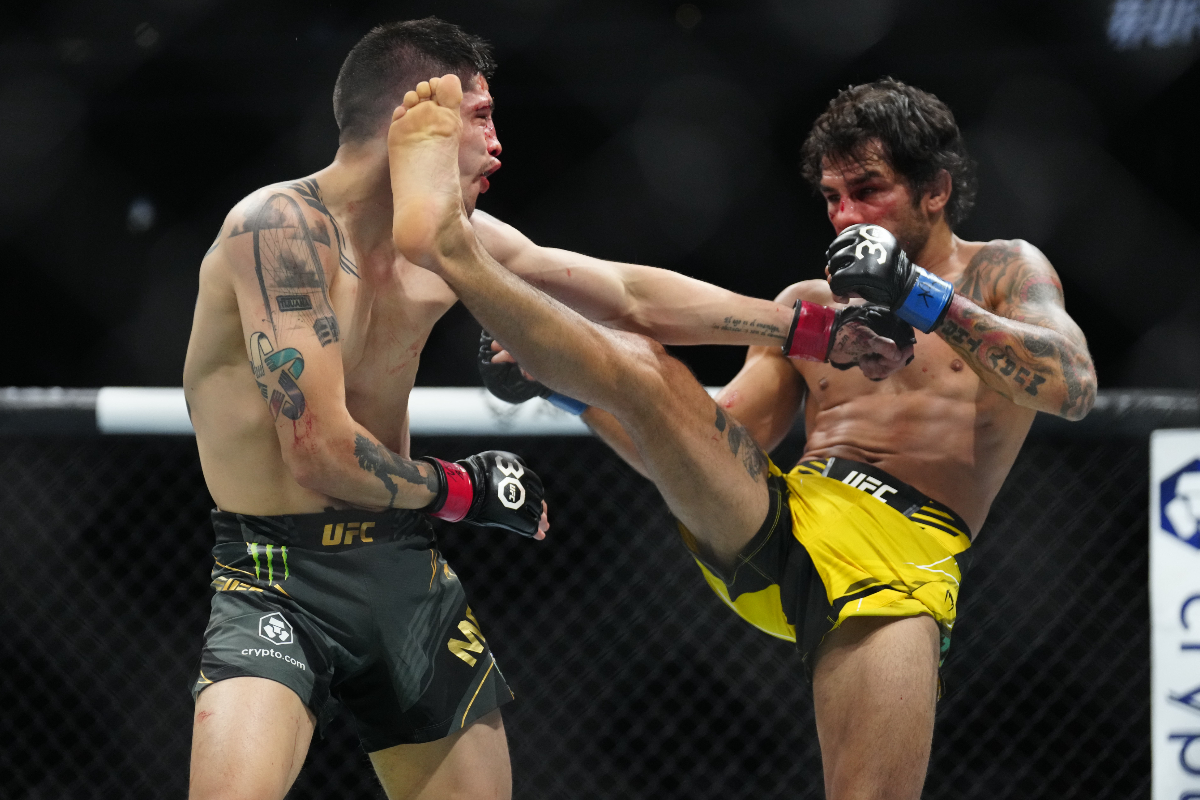 Moreno e Pantoja travam uma guerra no UFC 290