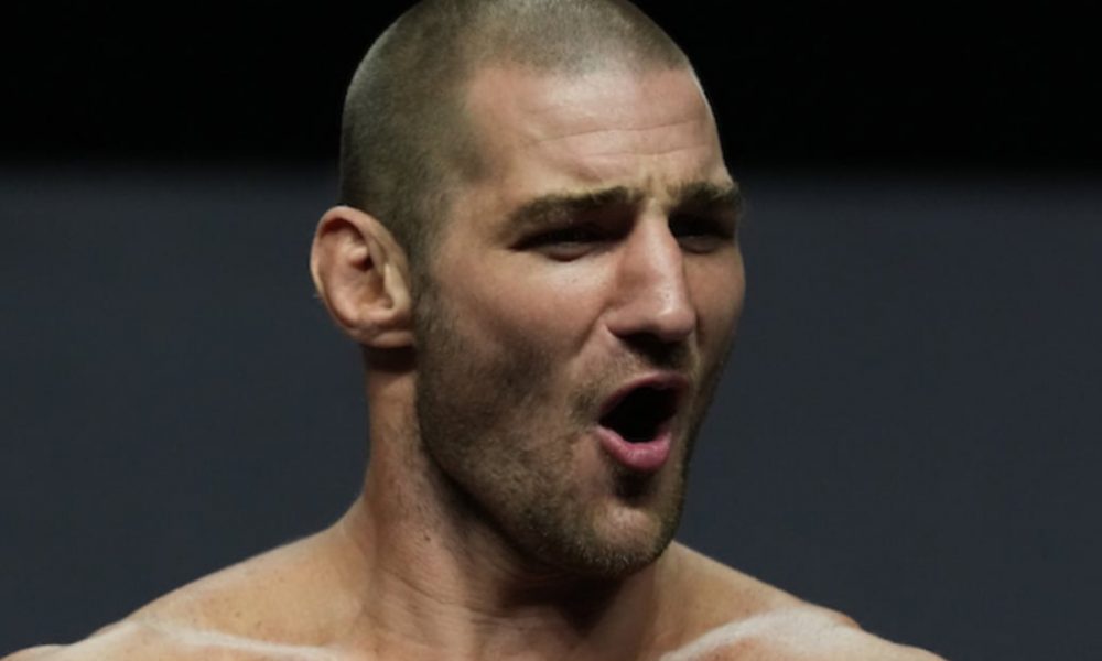 Suspensão de Sean Strickland é prorrogada após invasão de cage no Tuff-N-Uff