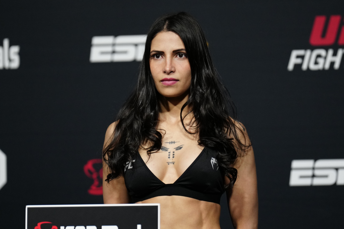 Polyana Viana na pesagem oficial do UFC Vegas 78.
