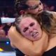 Ronda Rousey é finalizada por Shayna Baszler na WWE.