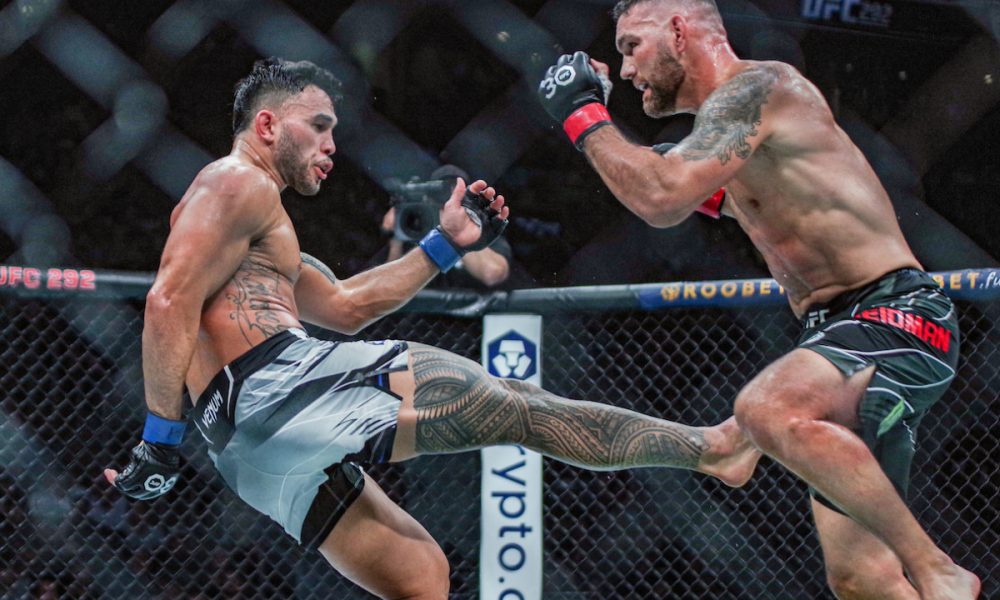 Chris Weidman revela que sofreu nova fratura na perna em luta de retorno no UFC 292