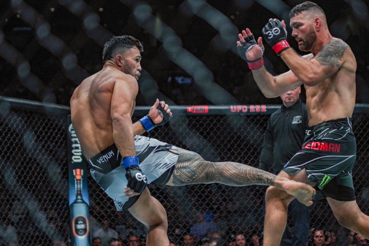 Chris Weidman perdeu para Brad Tavares em seu retorno ao UFC