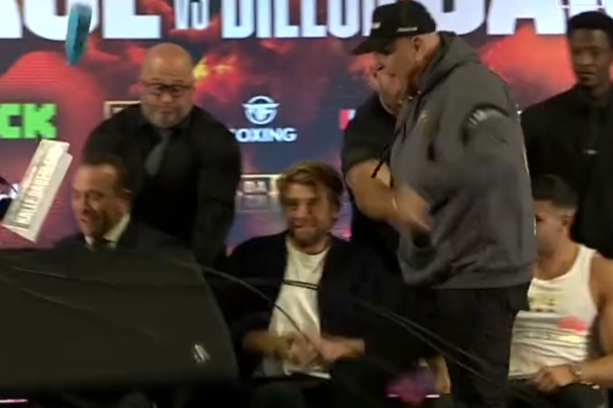 John Fury se irritou na coletiva de imprensa de Tommy vs KSI