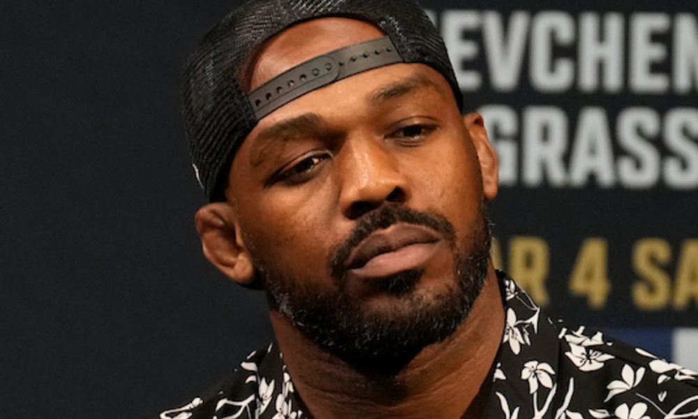 Mais de 50 mil assinaturas! Fãs lançam petição para que UFC retire o título de Jon Jones