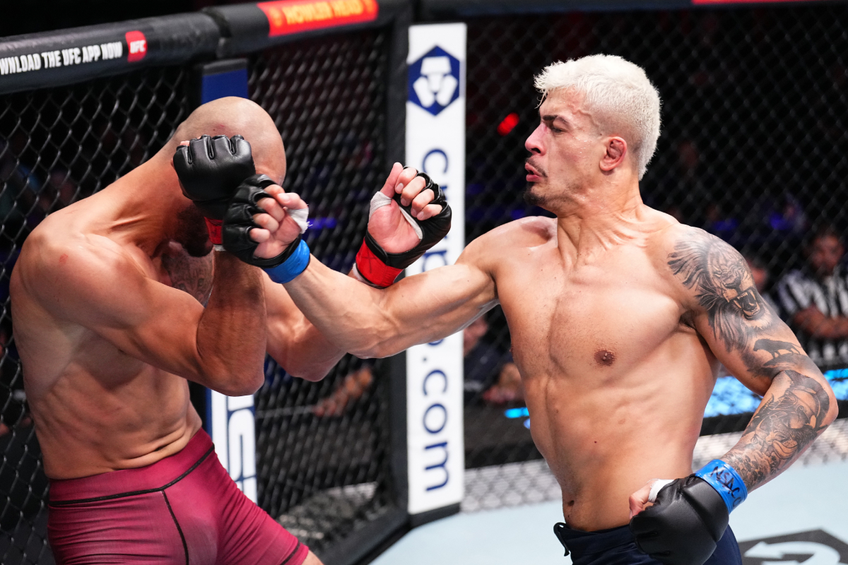 Marco Tulio ataca rival em sua luta no Contender Series