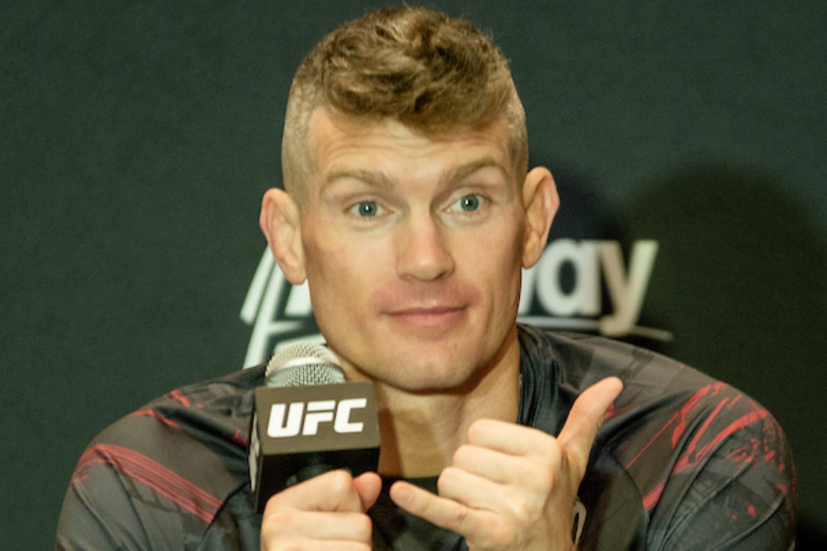 Wonderboy sinaliza durante media day do UFC