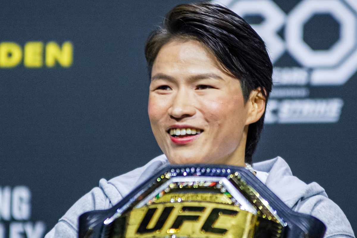 Zhang Weili é campeã do peso-palha do UFC