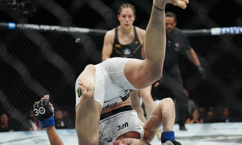 Empate! Alexa Grasso mantém título em noite de homenagem ao México no UFC