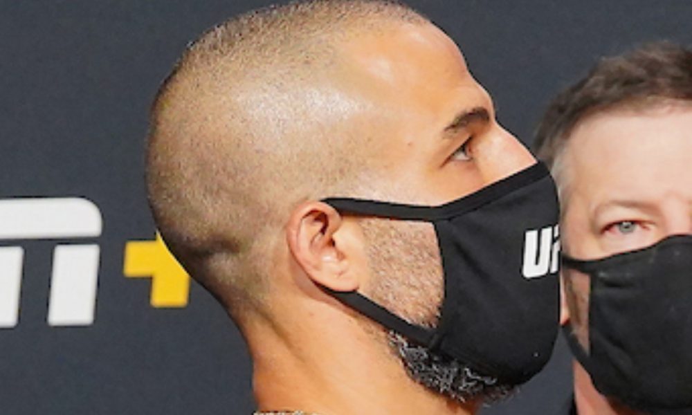 Lutador do UFC expõe imposto de quase 50% de sua bolsa cobrado pelo governo da Austrália