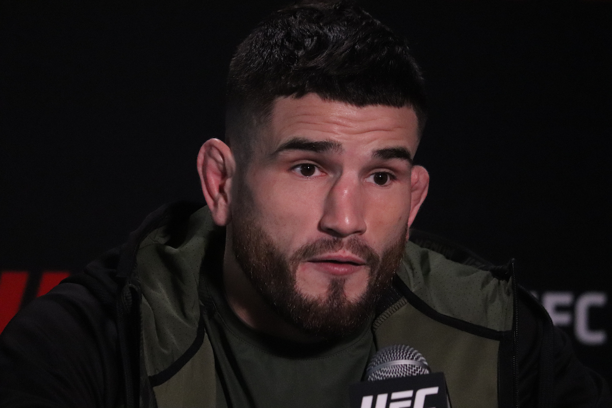 Sean Brady no media day do UFC Vegas 43.