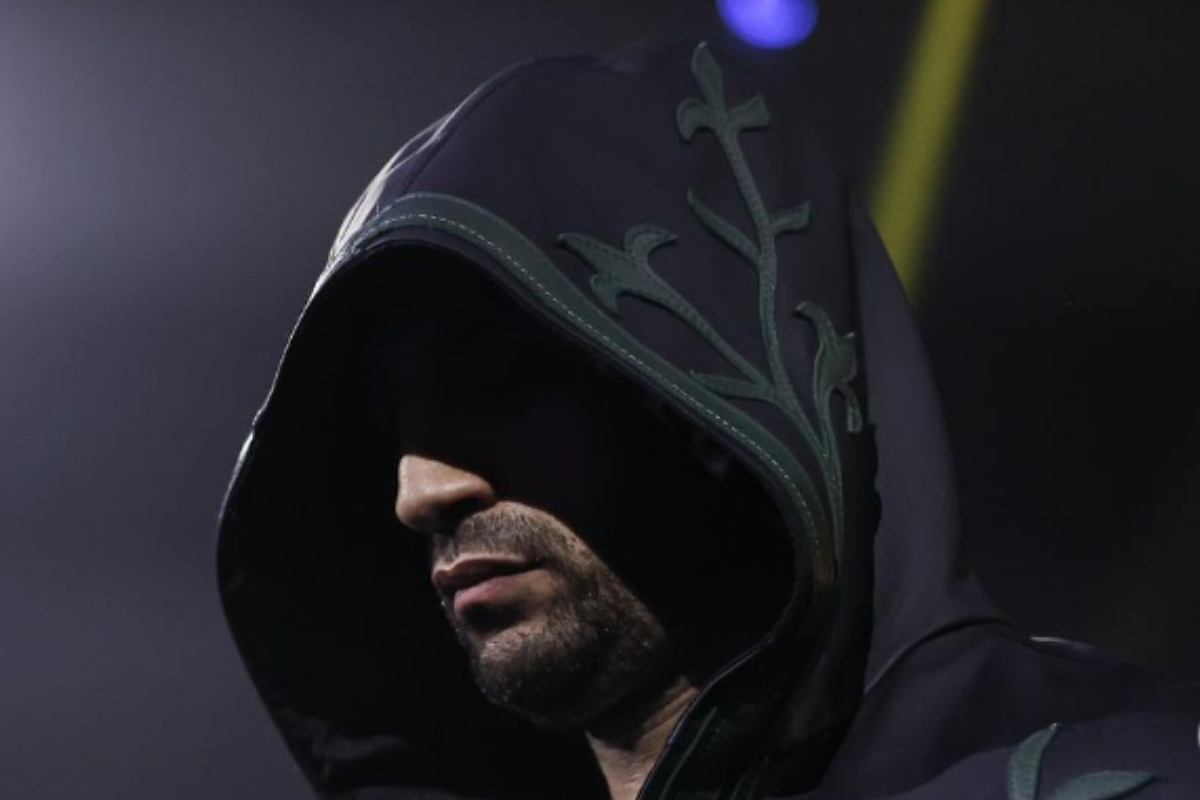 Badr Hari antes de entrar em ação pelo GLORY