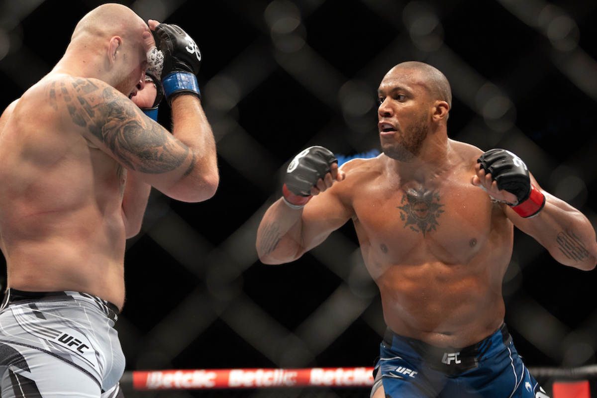 Ciryl Gane não tomou conhecimento de Spivak